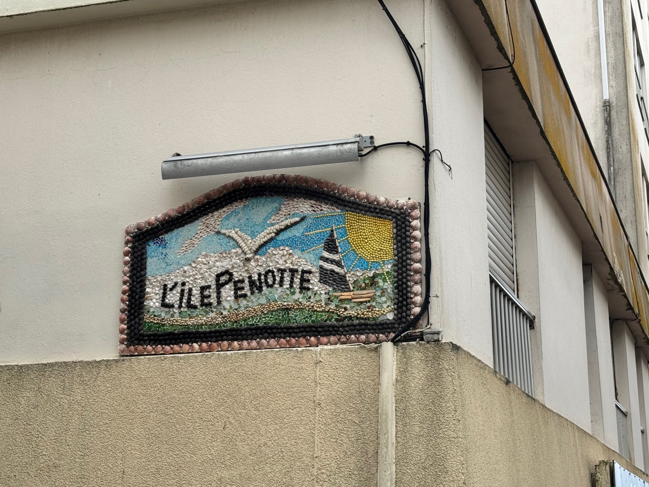 Mosaïque en coquillages de l’Île Penotte aux Sables-d’Olonne